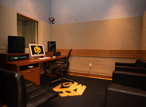 Studio 1019